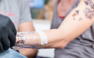 Conseils pour les soins des tatouages : Préservez l'éclat de votre encre pendant des années