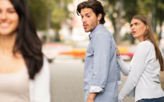 Gérer la jalousie dans une relation : stratégies pour surmonter l'insécurité