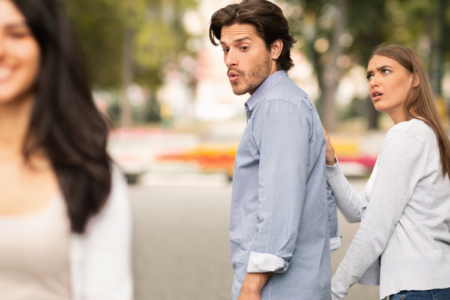 Gérer la jalousie dans une relation : stratégies pour surmonter l'insécurité